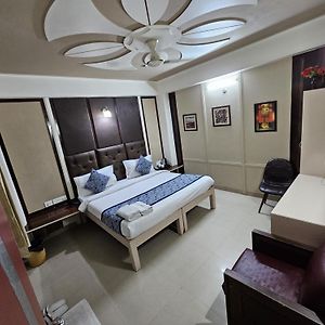 A Family Hotel Oppera Near Igi Airport